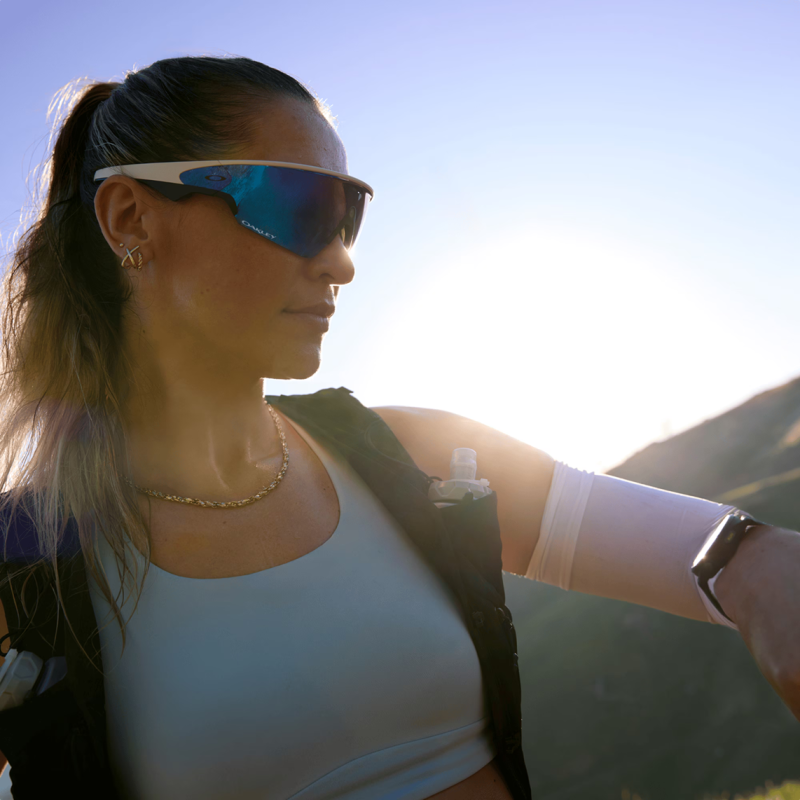 Oakley Meta Vanguard White Band Prizm Sapphire OW8001-0652