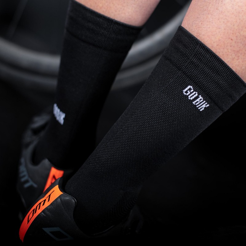 Gobik Iro 2.0 schwarze Logo Unisex Socken - Versand 24h