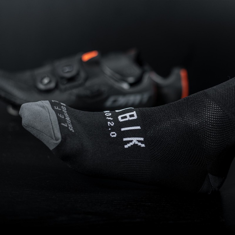 Gobik Iro 2.0 schwarze Logo Unisex Socken - Versand 24h